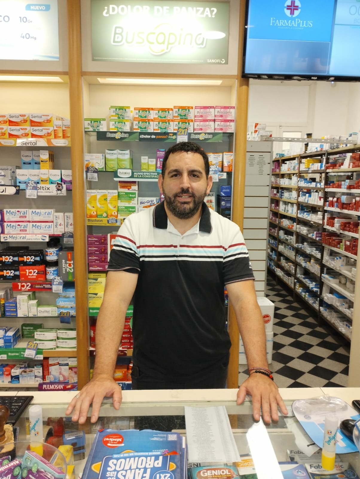 Diego Ruiz, supervisor de farmacias. 